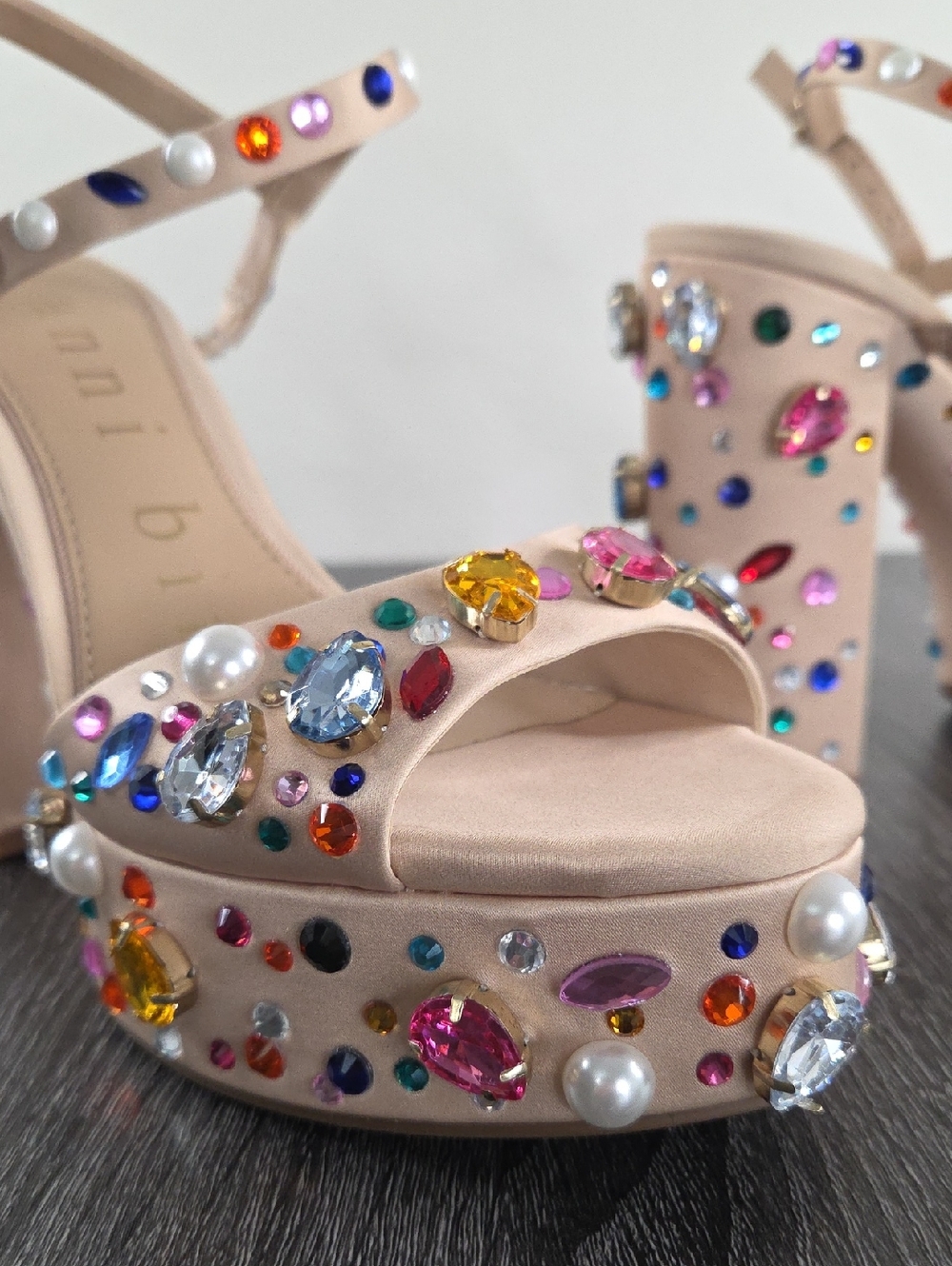 Gianni Bini Blush Platform Sandals with Multicolor Gems 8M Platform